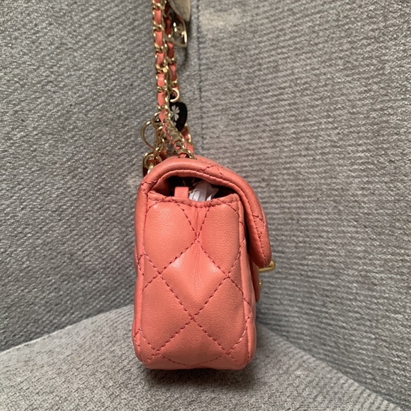 chanel mini classic charm bag gold hardware - Picture 4 of 4